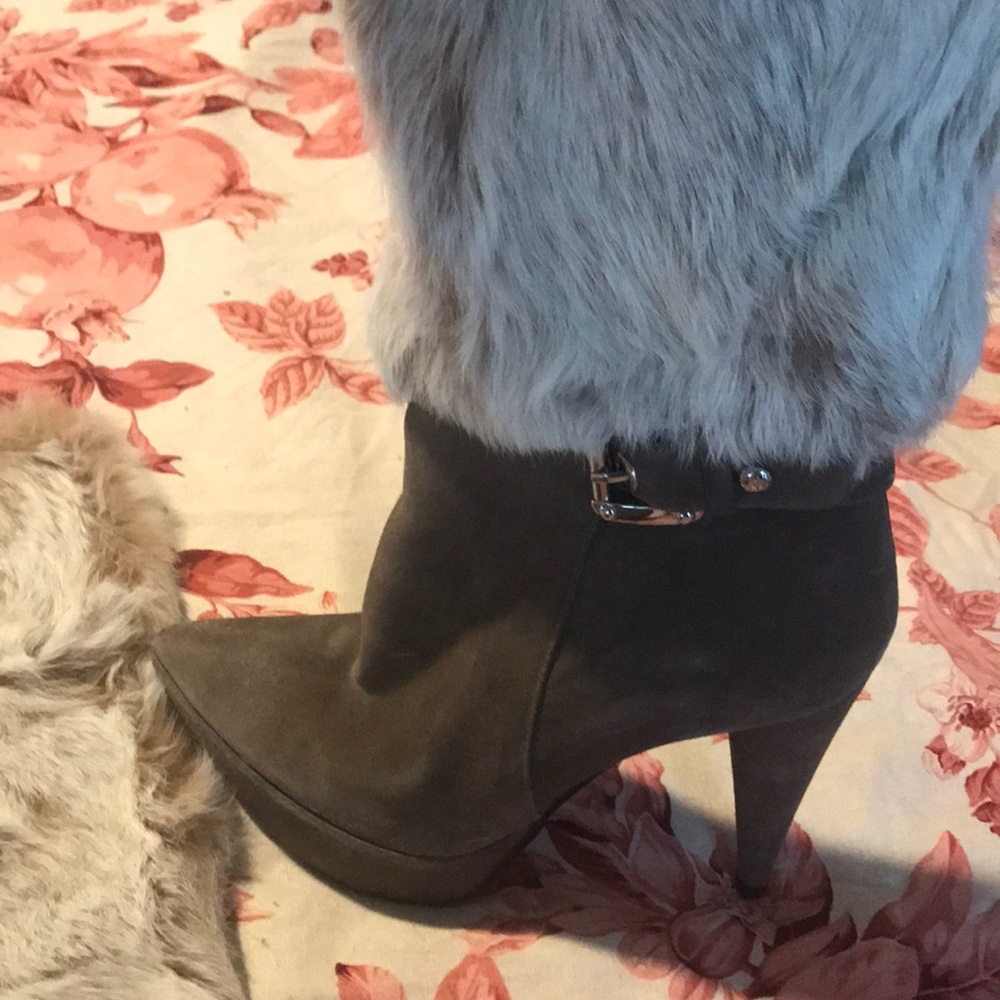 Beautiful 👢 - Picture 2 of 7